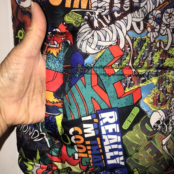 Boy’s Reversible Nike Vest - Picture 8 of 11